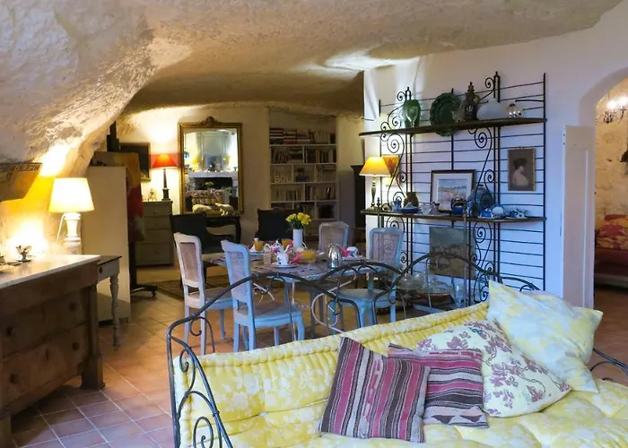 La Cave De L\'Eperon