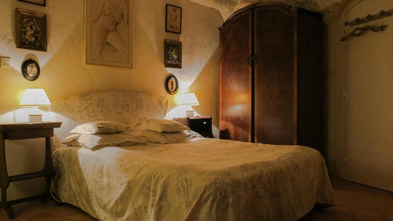 La Cave De L'eperon *