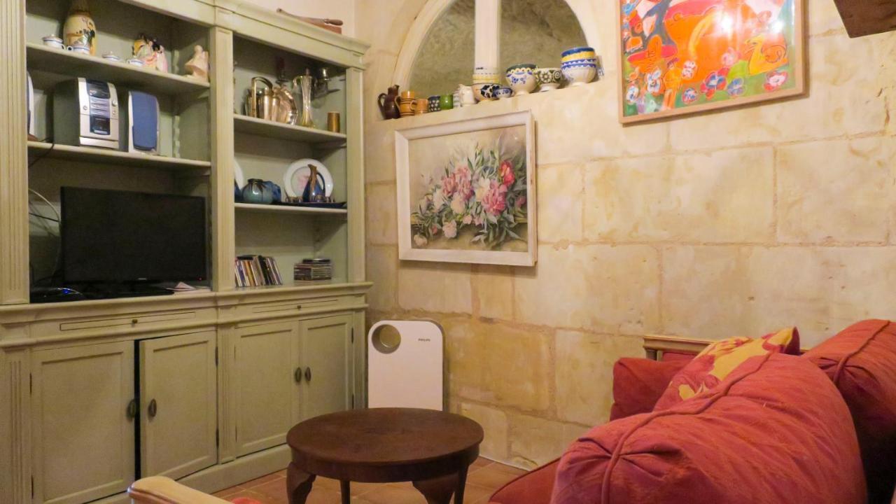 La Cave De L'eperon